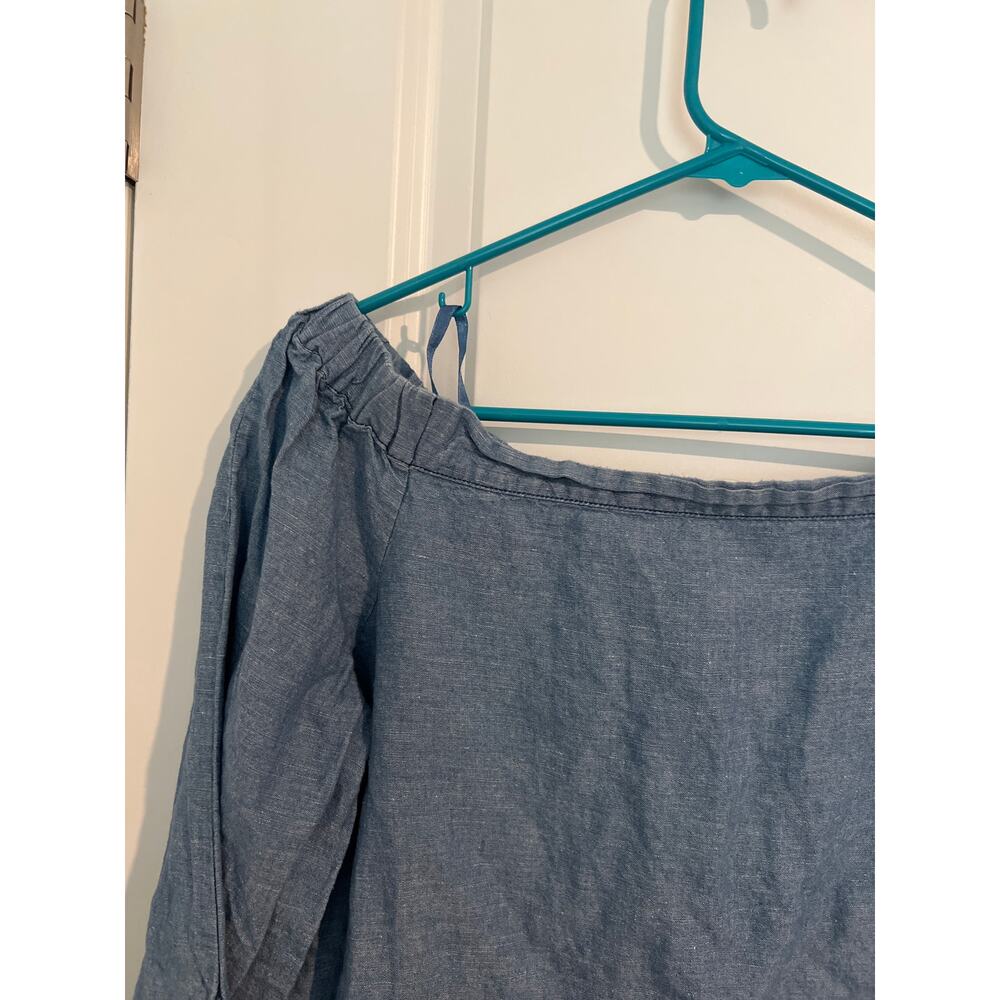 Free People Show Me Some Shoulder Chambray Top – Size Small – Blue - Picture 3 of 5